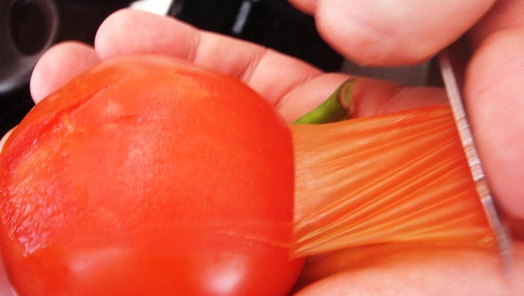 Cómo Pelar el Tomate