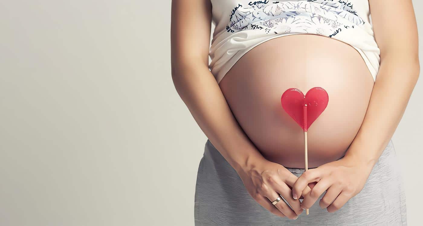 Mujer Embarazada y su Fruto de la Concepción