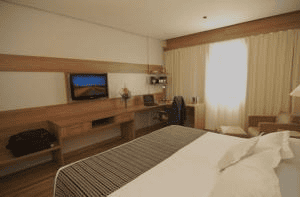 Everest Port Alegre Hotel