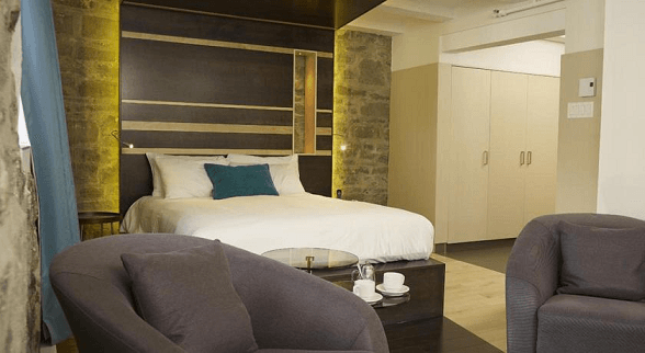 Hotel le Priori (Hoteles en Quebec)