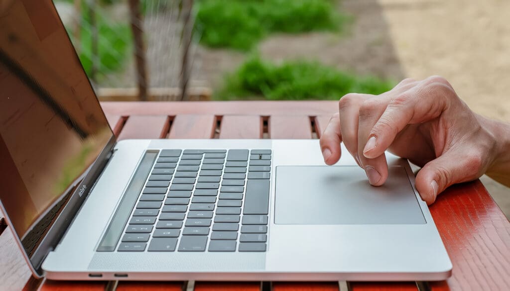 ¿Cómo mejorar las Habilidades de Programación sin Levantarse del Sofá?