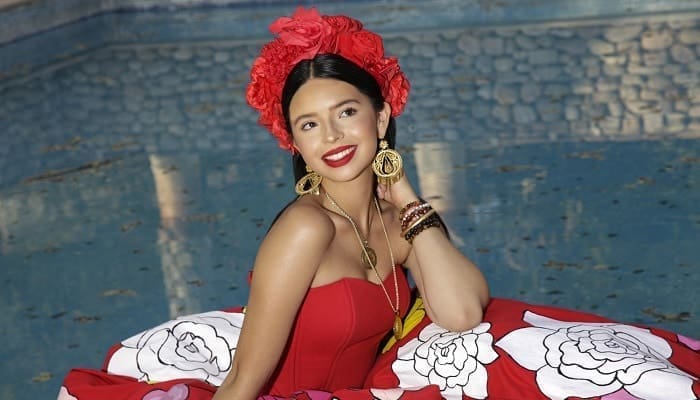 Ángela Aguilar, la heredera de El Charro de México