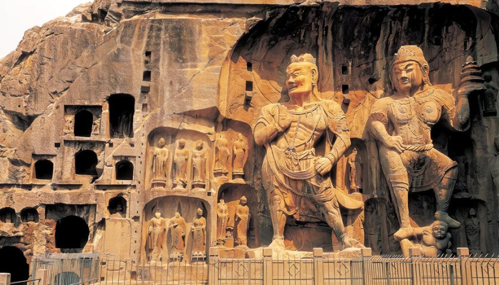 Grutas de Longmen en China: templos y esculturas budistas