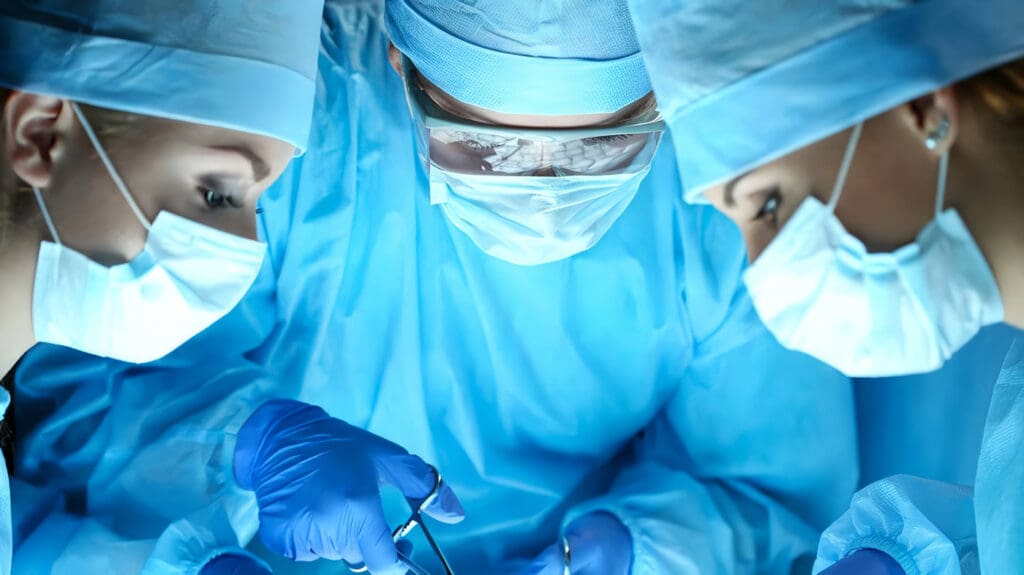 Vólvulo Gástrico, Abordaje Por Laparotomía y Laparoscopia